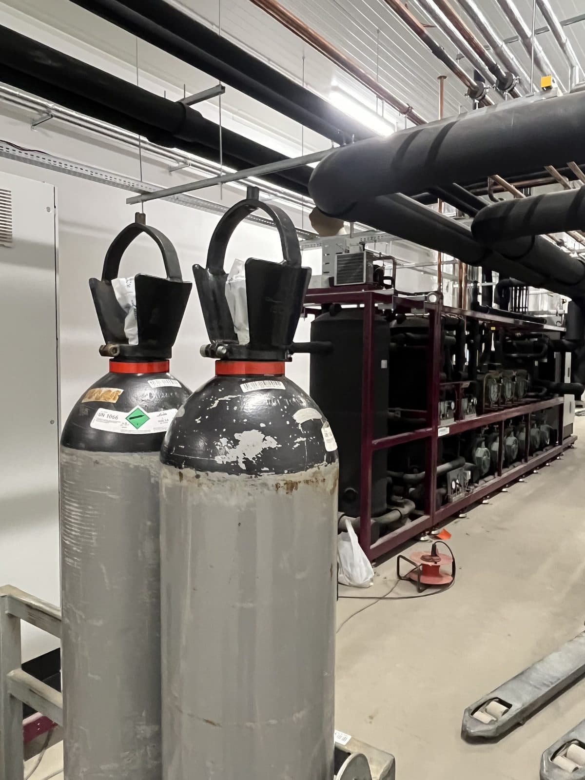 Maszynownia chłodnicza — napełnianie instalacji