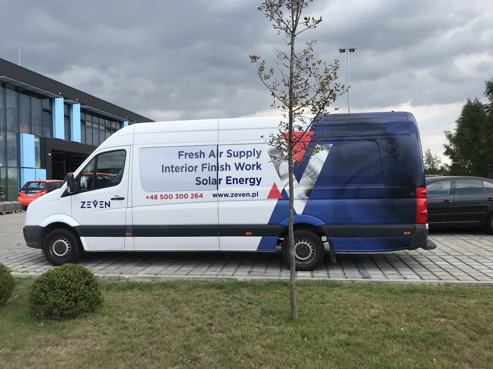 Samochód serwisowy ZEVEN — zabudowa Sprinter